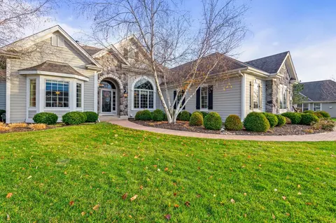 1845 Wellsprings, Oconomowoc, WI 53066