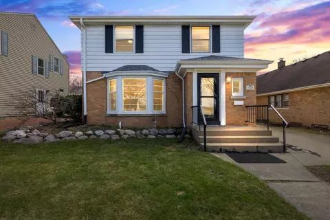 2628 N 82nd, Wauwatosa, WI 53213