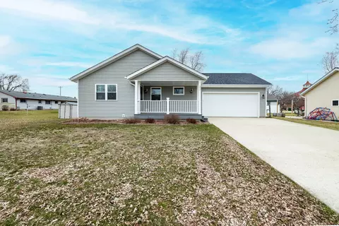 32 Jefferson, Hartford, WI 53027