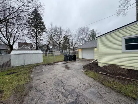 129 N West, Waukesha, WI 53186