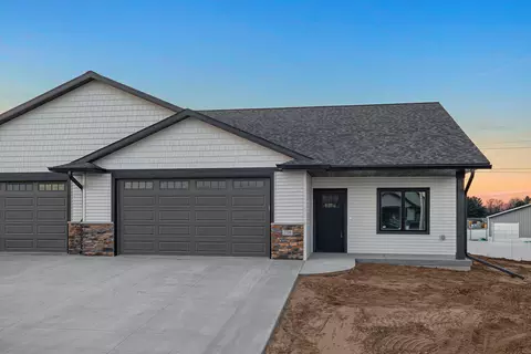 758 Crockett, Holmen, WI 54636