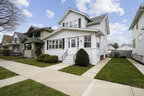 1616 Deane, Racine, WI 53405