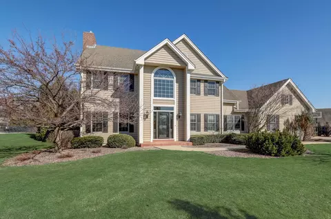 13590 W Eagle, New Berlin, WI 53151