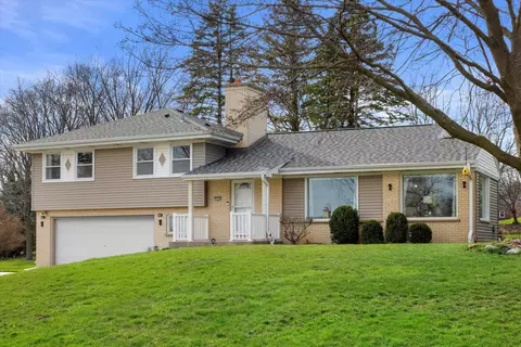 3325 Mountain, Brookfield, WI 53045