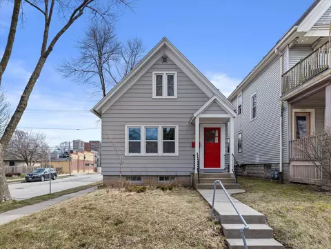 3284 N Bartlett, Milwaukee, WI 53211