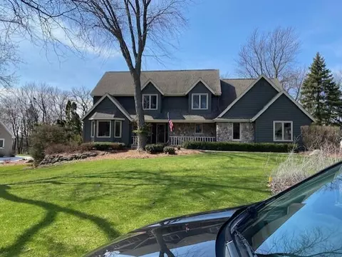 3255 Cherry Hl, Brookfield, WI 53005