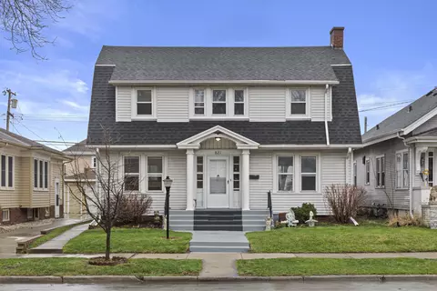 821 Blaine, Racine, WI 53405