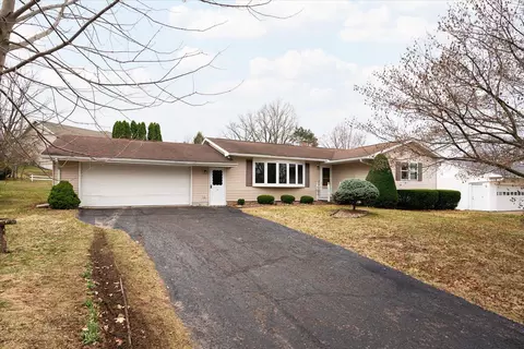 355 Meadowood, Viroqua, WI 54665