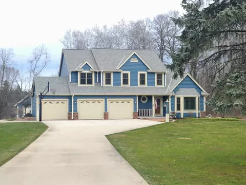 1606 Edgewater, Grafton, WI 53024