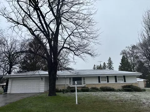 10528 W Garfield, Wauwatosa, WI 53226