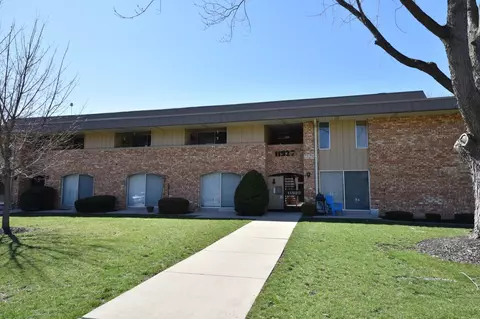 11927 W Appleton #21, Milwaukee, WI 53224