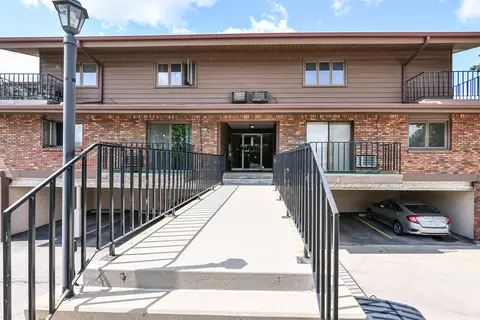 4015 S 84th #2, Greenfield, WI 53228
