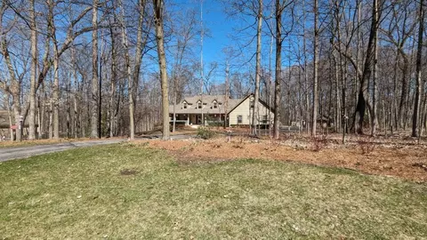 w232s5930 Charles, Waukesha, WI 53189