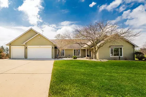 3204 Crossway, Burlington, WI 53105