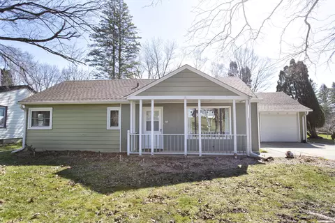 654 S Main, Saukville, WI 53080