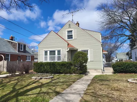 1814 W Morgan, Milwaukee, WI 53221