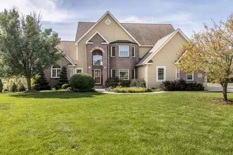 w269n5121 Carlene, Pewaukee, WI 53072