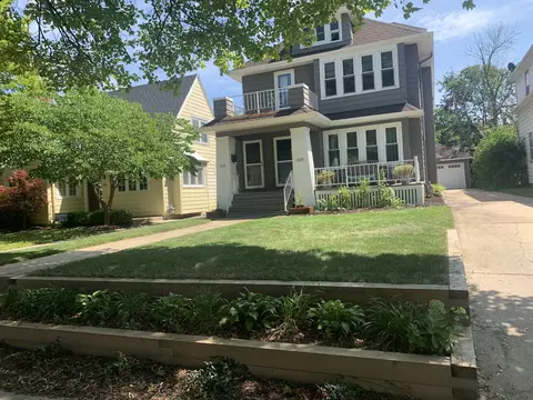 4428 N Cramer #4430, Shorewood, WI 53211