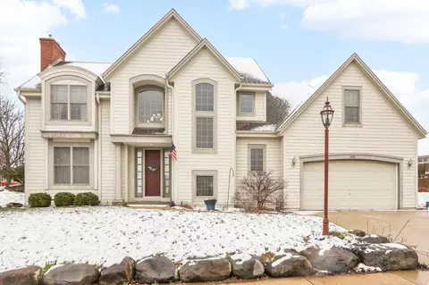 2146 Deer, Waukesha, WI 53189