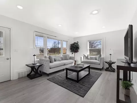 5805 W Green Tree, Milwaukee, WI 53223