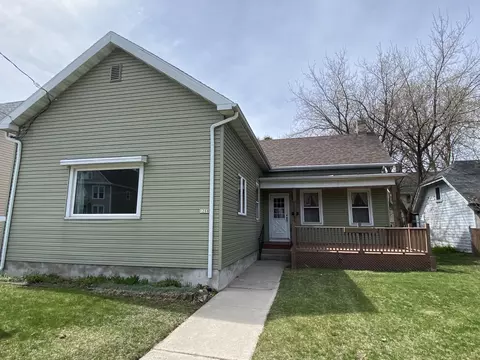 1208 S 9th, Manitowoc, WI 54220