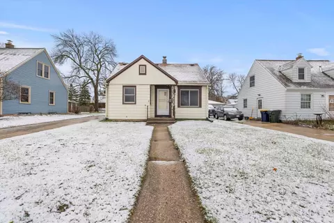2827 S 88th, West Allis, WI 53227