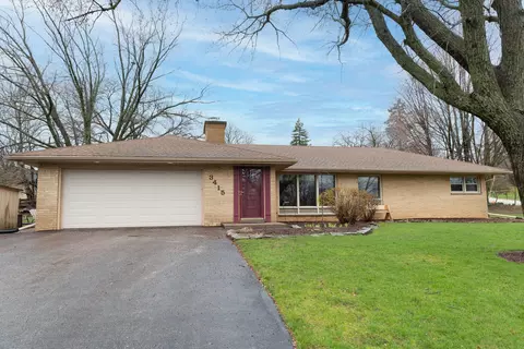 3415 Edge O Woods, Brookfield, WI 53005