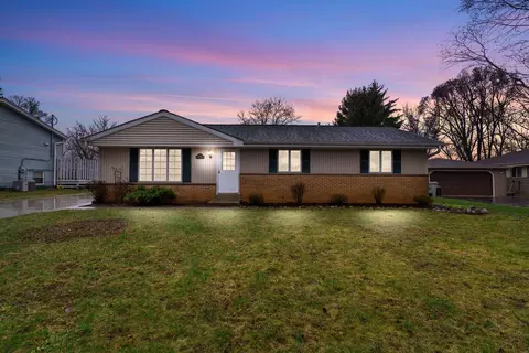 6145 N River Trl, Milwaukee, WI 53225