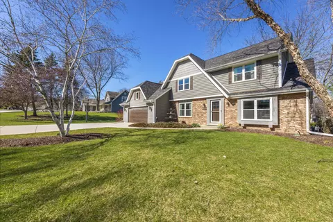 w276n2698 Chicory, Pewaukee, WI 53072