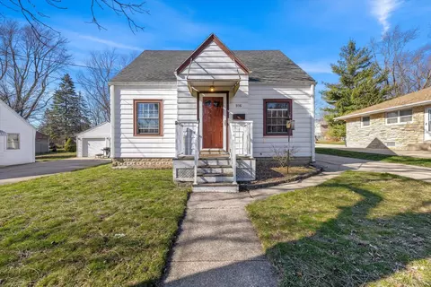 916 Milwaukee, Waukesha, WI 53188