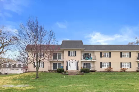1036 Wells #202, Lake Geneva, WI 53147