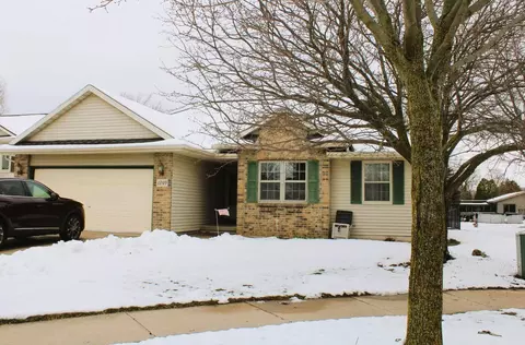 1249 Wheatfield, Oshkosh, WI 54904