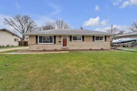 1409 W Maplewood, Milwaukee, WI 53221