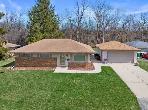 6040 N Sidney, Glendale, WI 53209