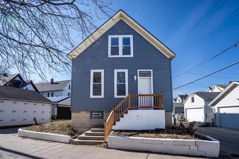 2617 S S Pne #A, Milwaukee, WI 53207