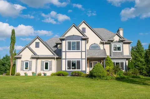 w329n9510 W W Shr, Merton, WI 53029