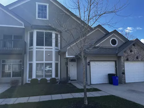 n30w23082 Pineview #5, Pewaukee, WI 53072