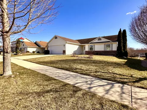 1235 Peninsula, Whitewater, WI 53190