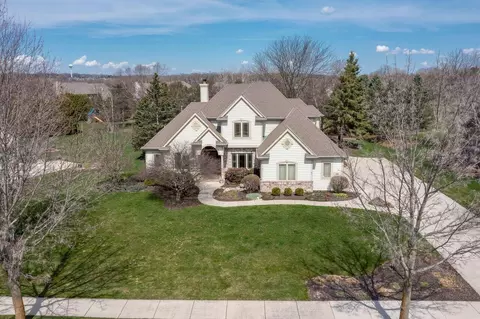 1801 Tallgrass, Waukesha, WI 53188