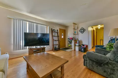 1420 W Armour, Milwaukee, WI 53221