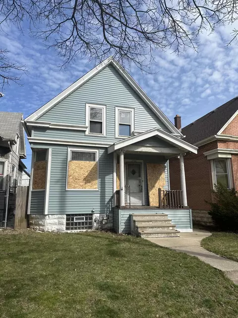 2146 S 6th, Milwaukee, WI 53215