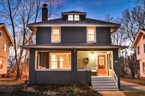 1507 N 69th, Wauwatosa, WI 53213