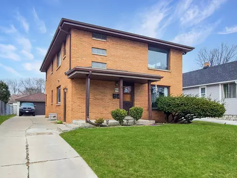2193 S 95th #2195, West Allis, WI 53227