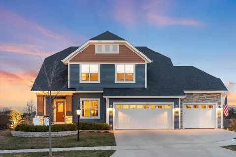 948 Garnet, Port Washington, WI 53074