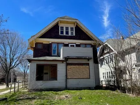 3001 N 39th #3003, Milwaukee, WI 53210