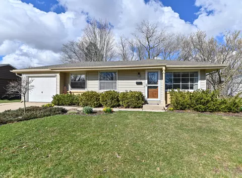6044 Oakwood, Greendale, WI 53129
