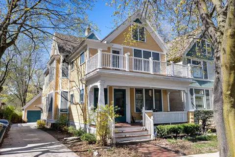 2223 E Ivanhoe, Milwaukee, WI 53202