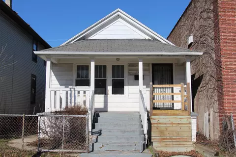2427 N Holton, Milwaukee, WI 53212