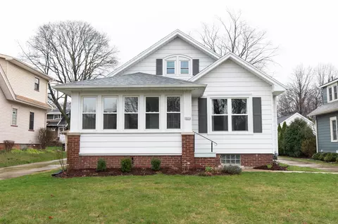 1816 N 72nd, Wauwatosa, WI 53213