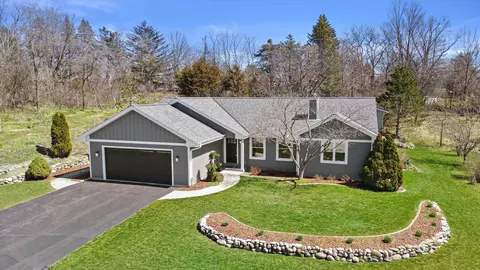 401 Prairie Hl, Waterford, WI 53185